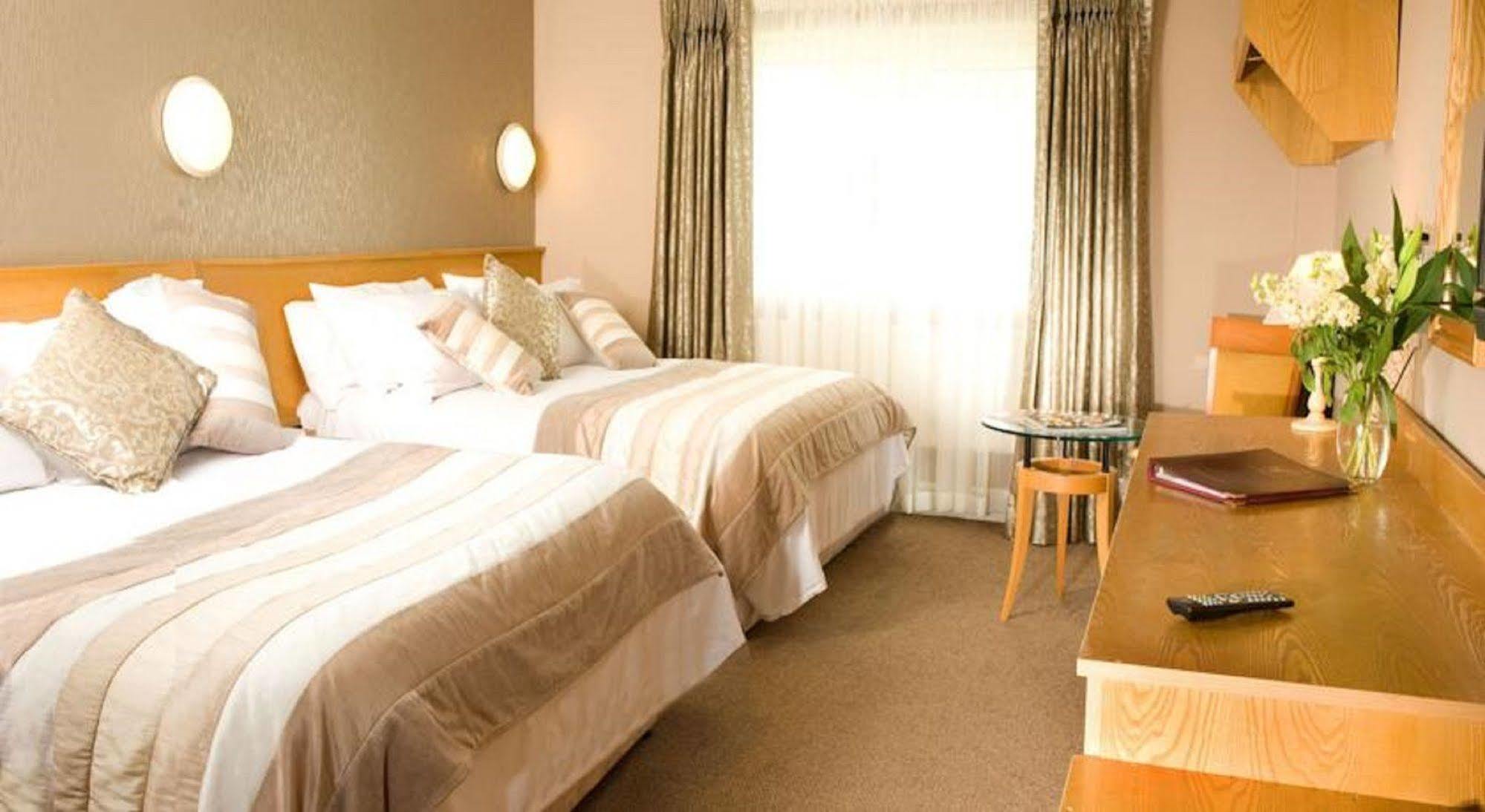 Great National Commons Inn Hotel Cork Buitenkant foto